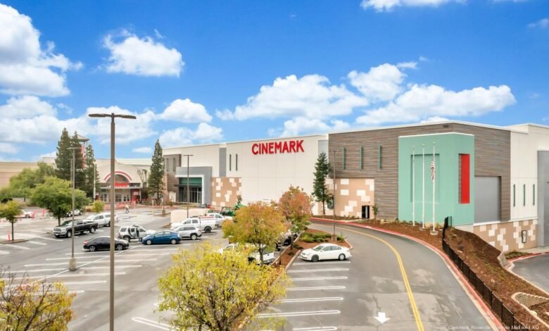 cinemark roseville galleria mall and xd